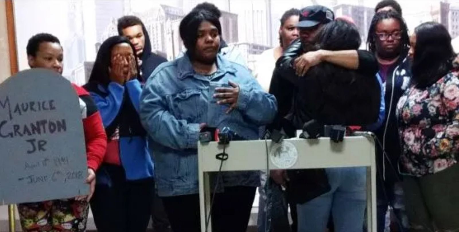 Chicago x Parkland Press Conference, photo 1